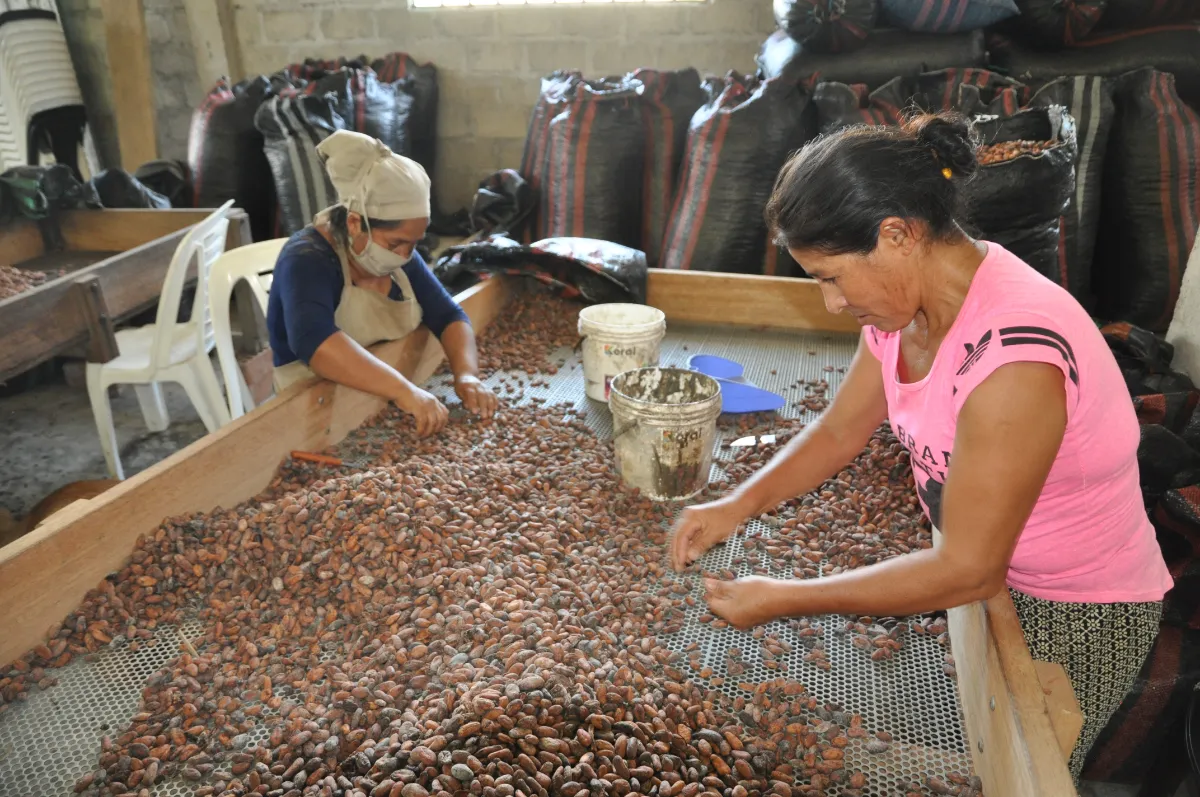 Corinna mit Kakaoschale